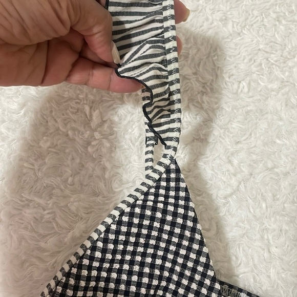 Aerie Black and White Smocked Ruffled top - Picture 7 of 10